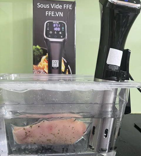 Ức Gà Sous Vide Mềm Ngọt Không Khô – Giải Pháp Nấu Ăn Chuẩn Nhiệt Cho Gia Đình Hiện Đại.